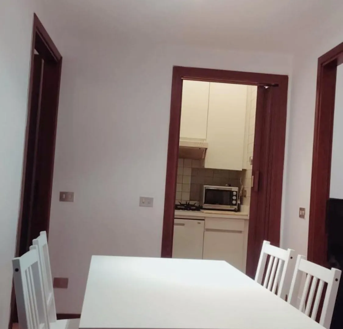 3 Minutes On Foot From Duomo! Big Apartament With 3 Bedrooms And Balcony Mediolan 0*,